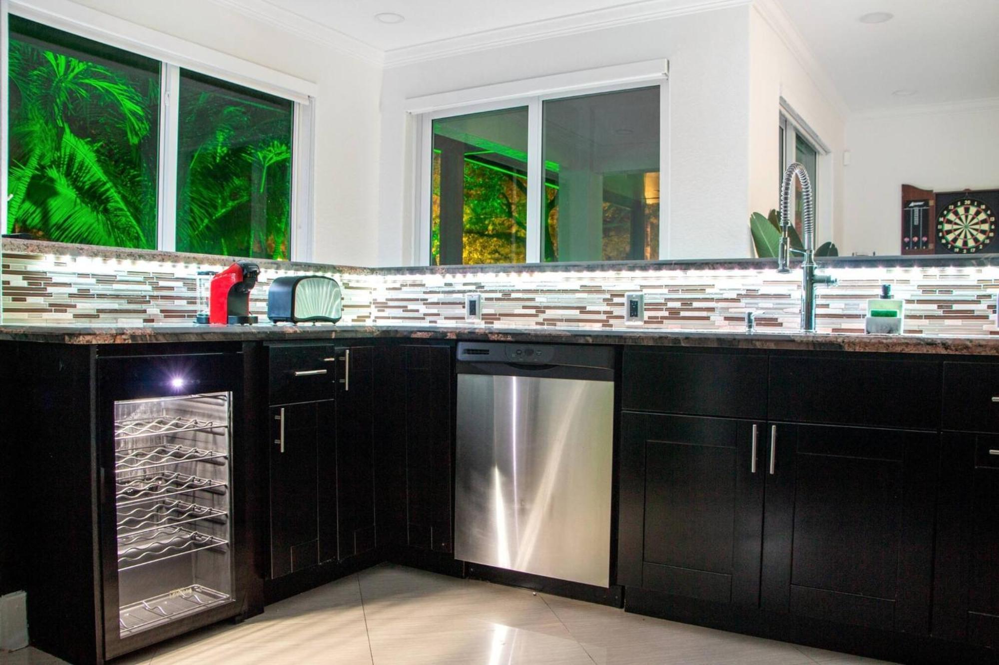 Luxe 5br I Pool Jacuzzi Fire Pit Piano