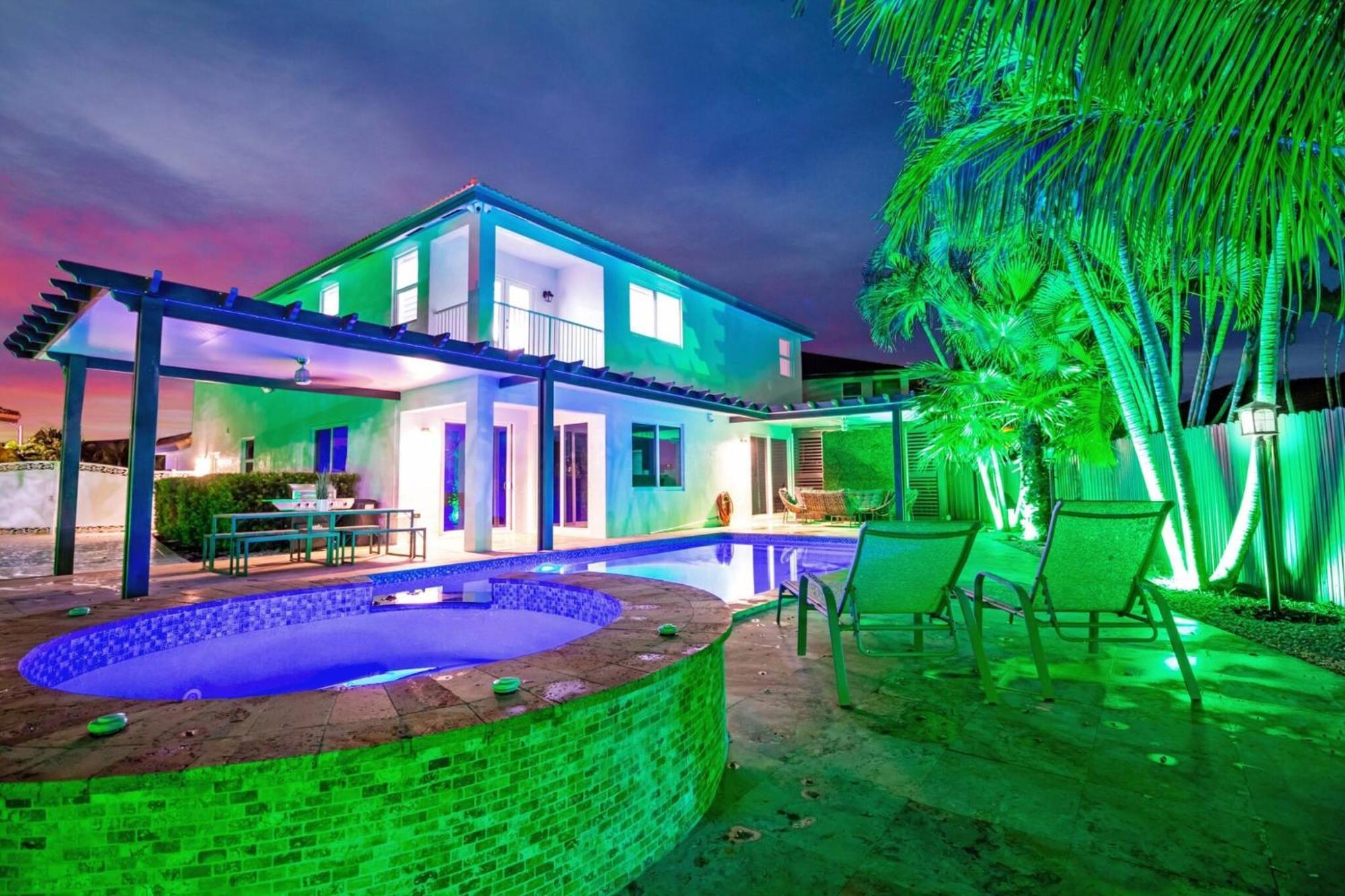 Villa Luxe 5br I Pool Jacuzzi Fire Pit Piano