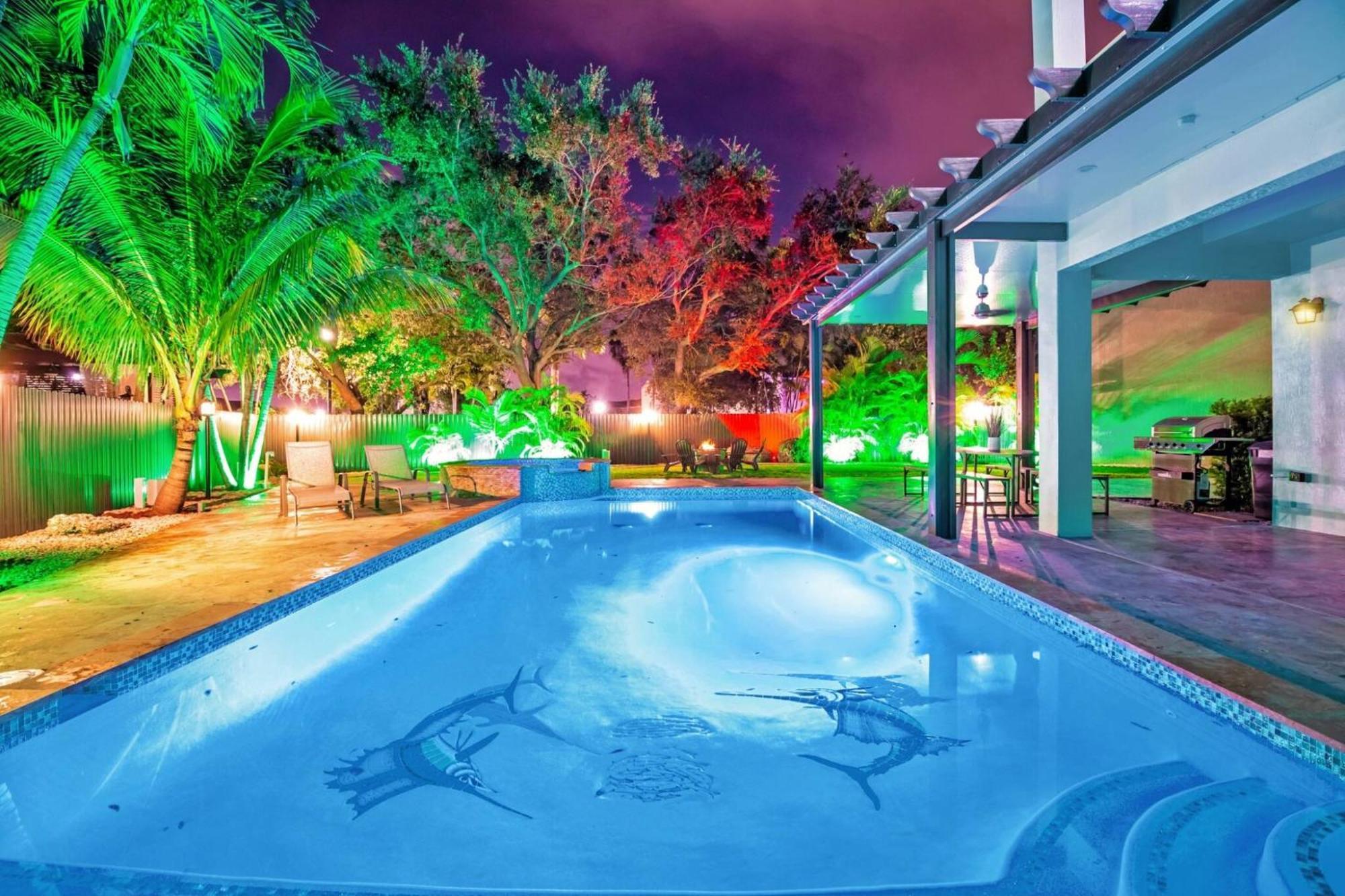 Luxe 5br I Pool Jacuzzi Fire Pit Piano Villa