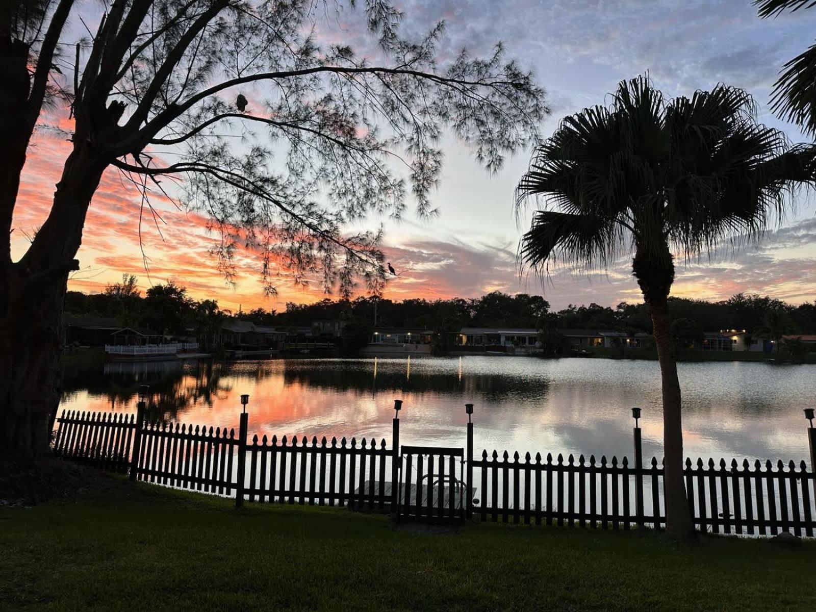 Lakefront Retreat Perfect For Family Fun * Miami