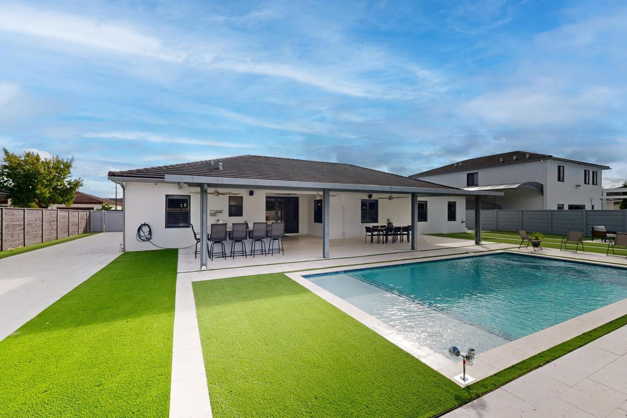 Sunny Oasis Holiday home