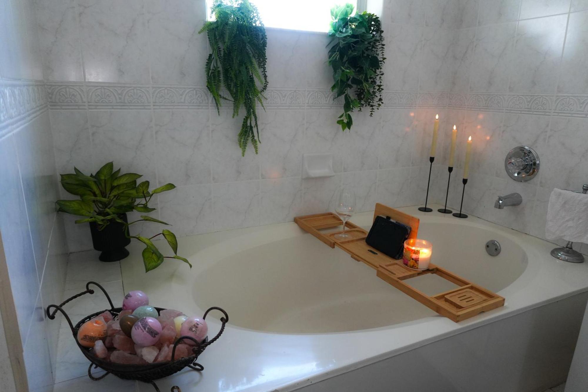 The Miamiville - Hidden Gem With Free Parking *