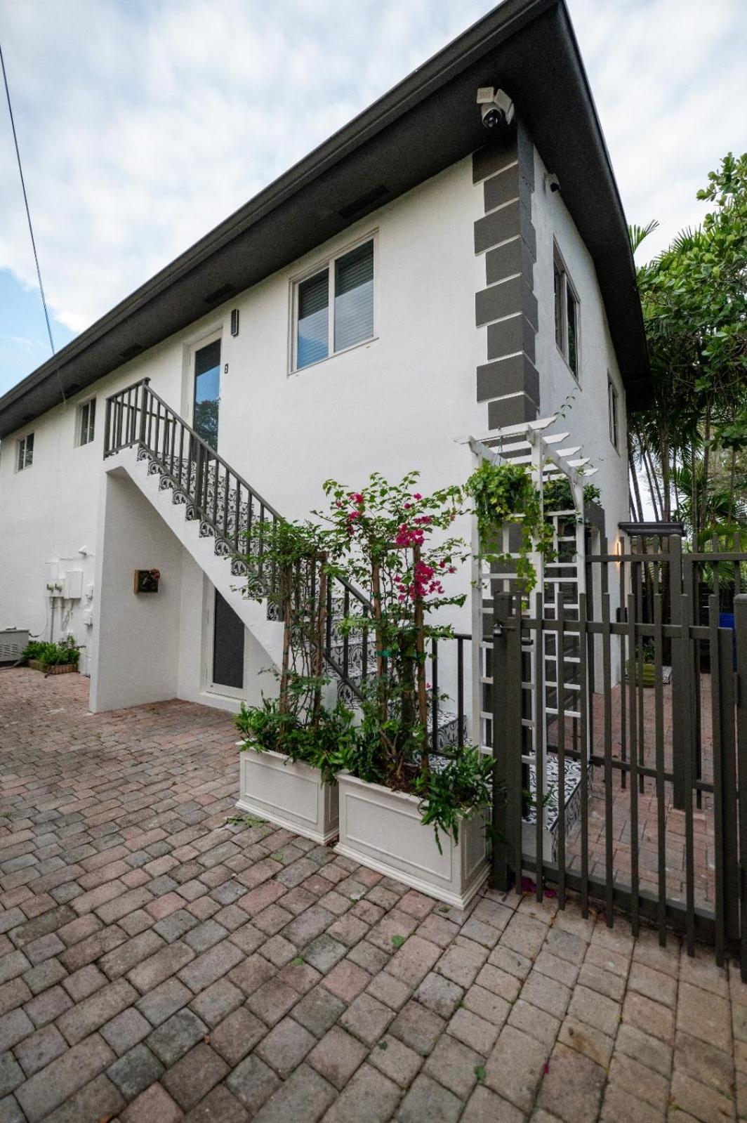 D' Mauchi Waterfront House Apartment *