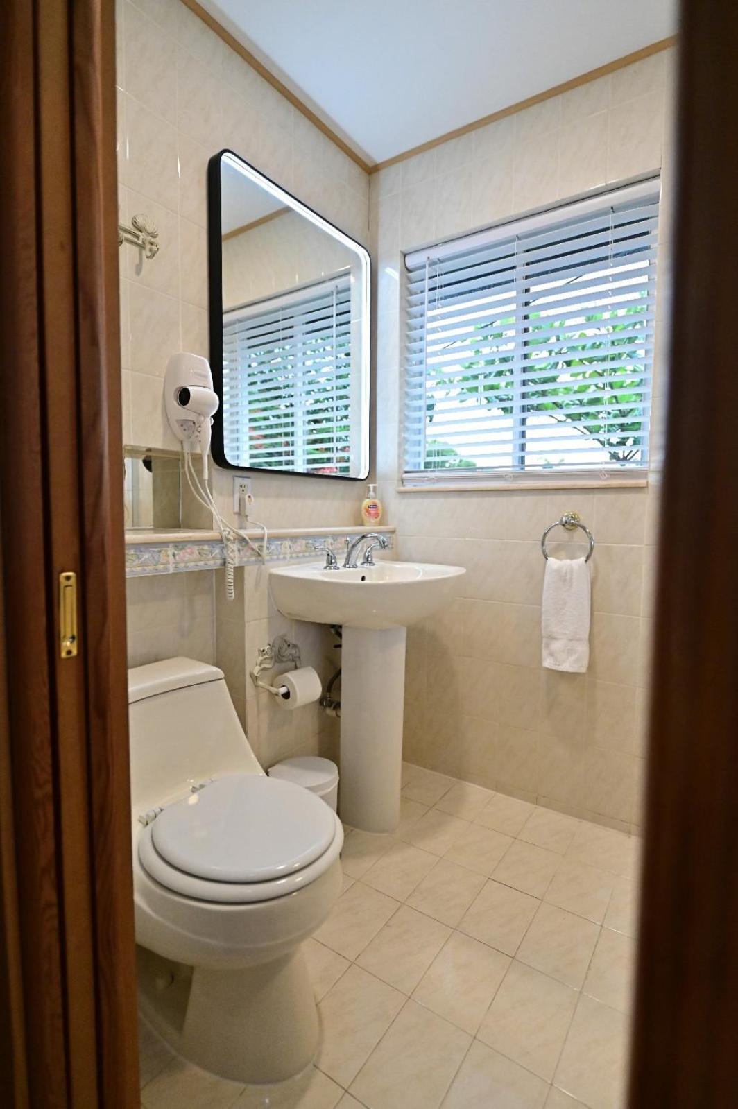 D' Mauchi Waterfront House