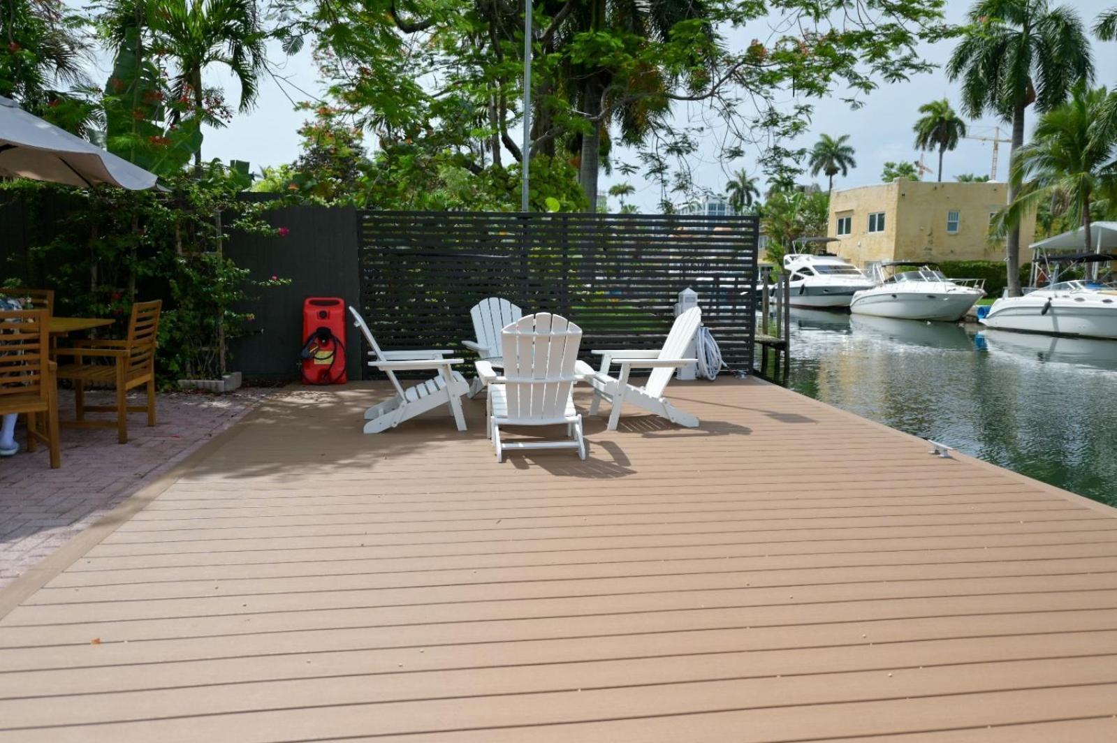 D' Mauchi Waterfront House