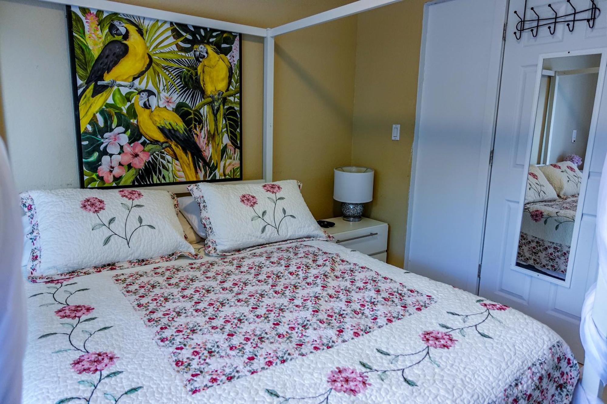 Holiday home The Miamiville - Hidden Gem With Free Parking