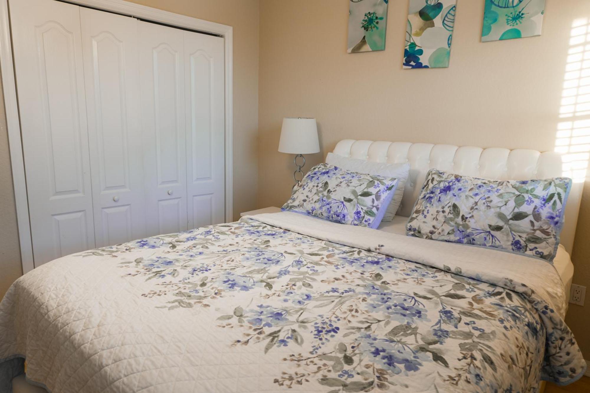 Holiday home The Miamiville - Hidden Gem With Free Parking *