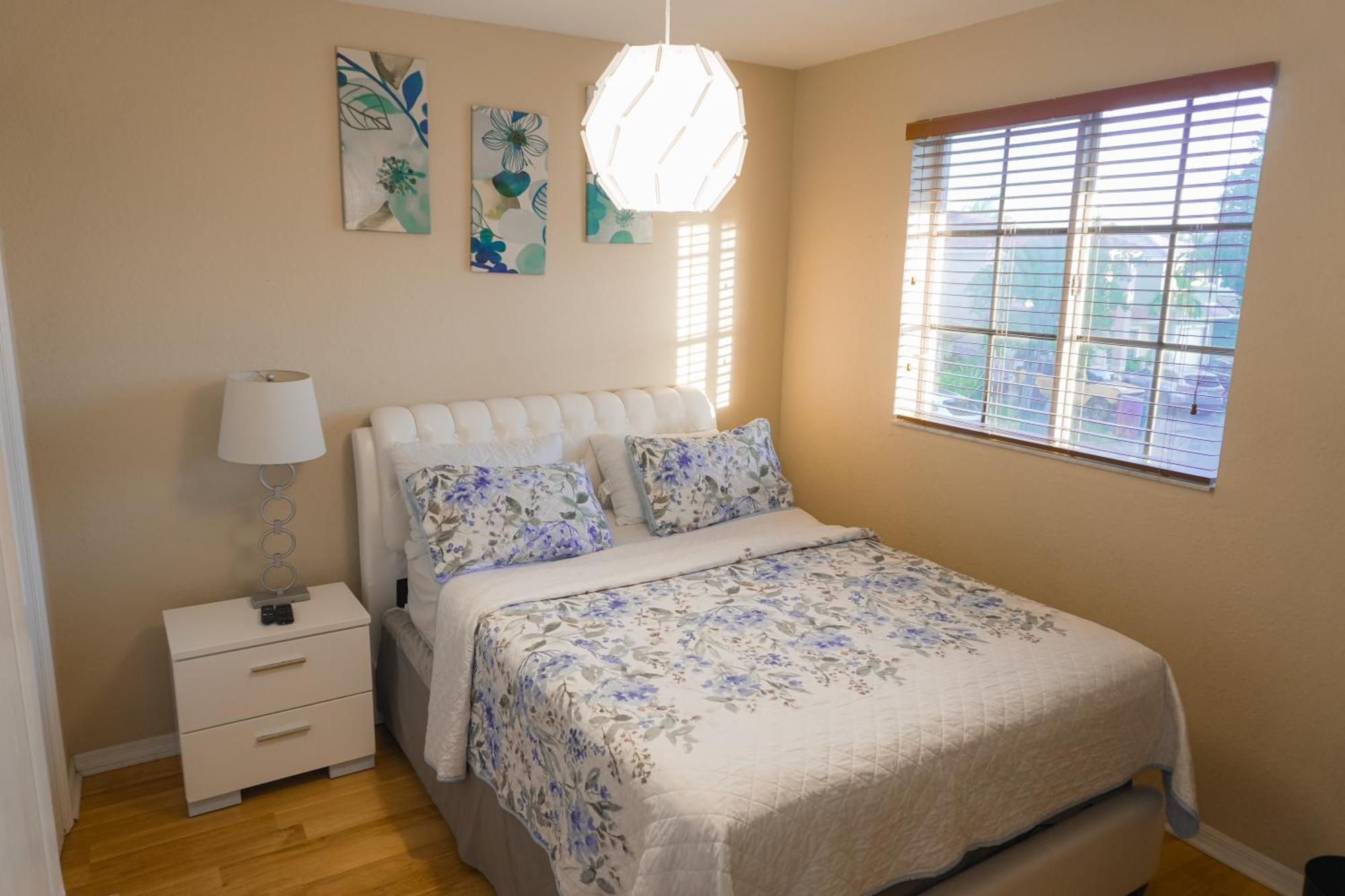 Holiday home The Miamiville - Hidden Gem With Free Parking