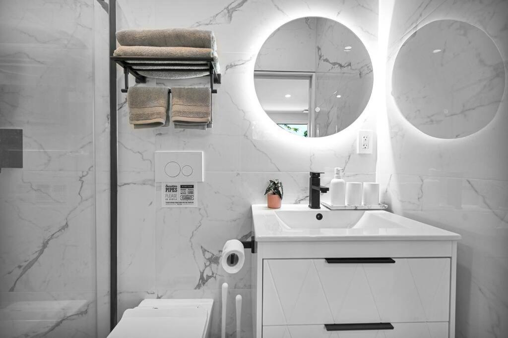 Modern Near Design District, Wynwood Apartment *