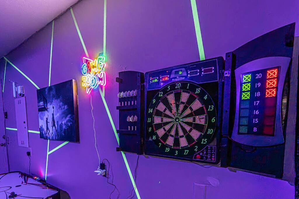 Holiday home Amazing Location, Luxury & Spacious, Large Pool, Bbq, Game Room, Pool *