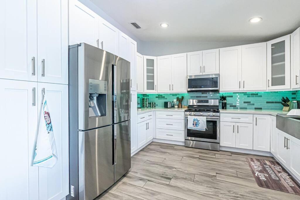 Amazing Location, Luxury & Spacious, Large Pool, Bbq, Game Room, Pool *