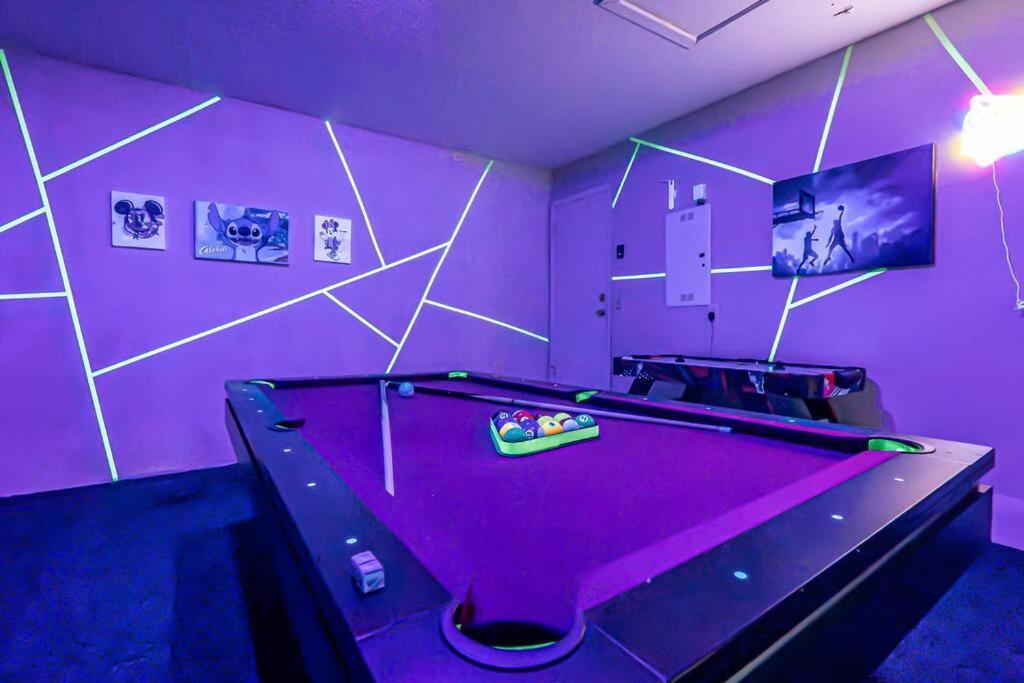 Amazing Location, Luxury & Spacious, Large Pool, Bbq, Game Room, Pool Holiday home