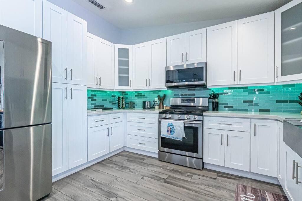 Amazing Location, Luxury & Spacious, Large Pool, Bbq, Game Room, Pool Holiday home Miami