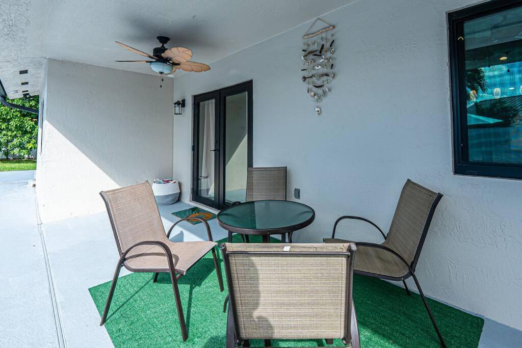 Amazing Location, Luxury & Spacious, Large Pool, Bbq, Game Room, Pool Holiday home *