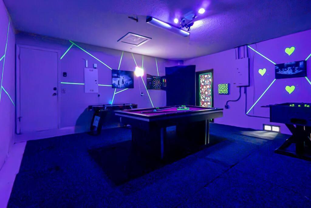 Holiday home Amazing Location, Luxury & Spacious, Large Pool, Bbq, Game Room, Pool *
