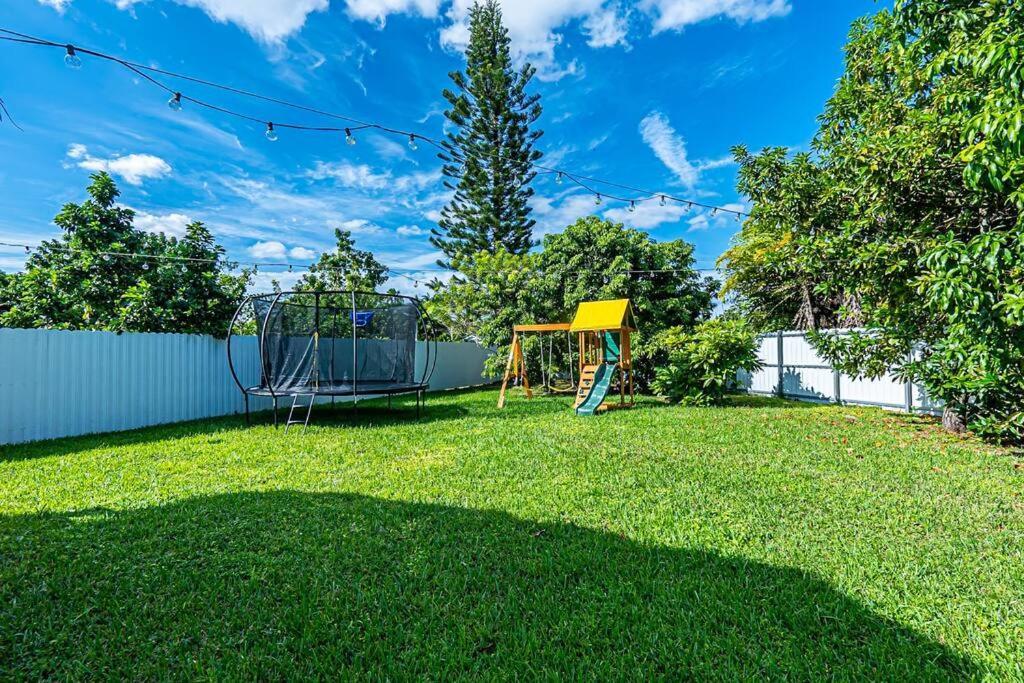 Amazing Location, Luxury & Spacious, Large Pool, Bbq, Game Room, Pool Holiday home *