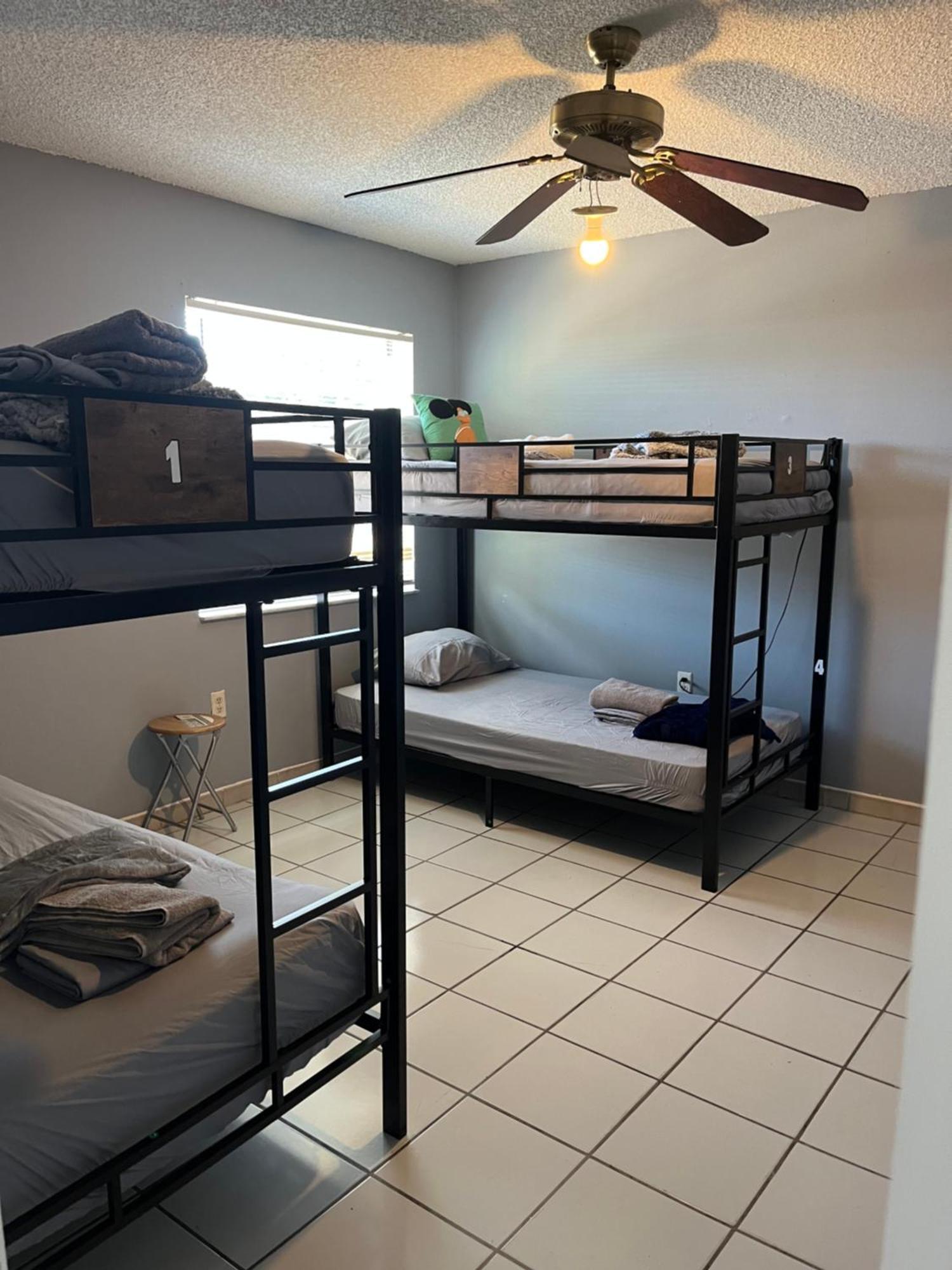 Apartment Beds & Sheets Little Havana *