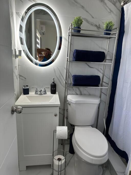 Clara Blue-little Havana Apartment *