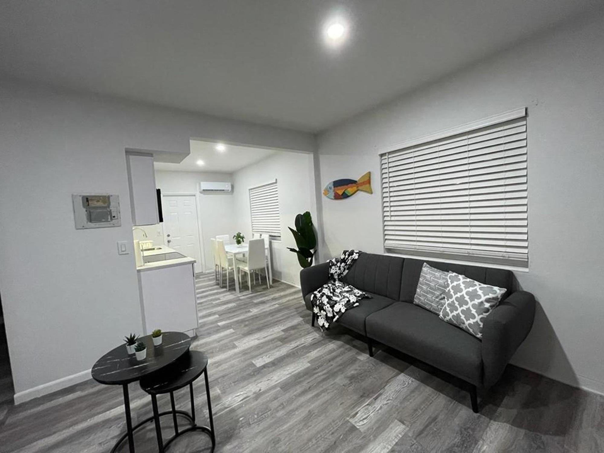 Apartment Douglas Rd Miami