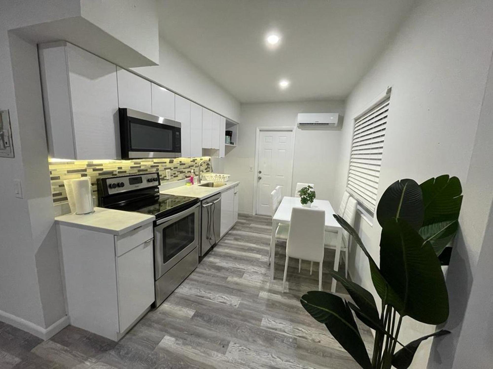 Douglas Rd Apartment