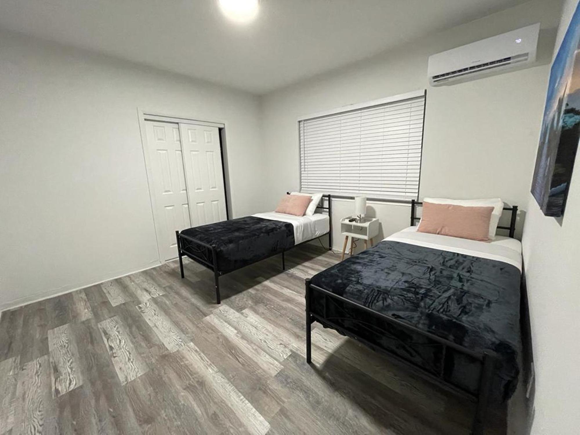 Apartment Douglas Rd *