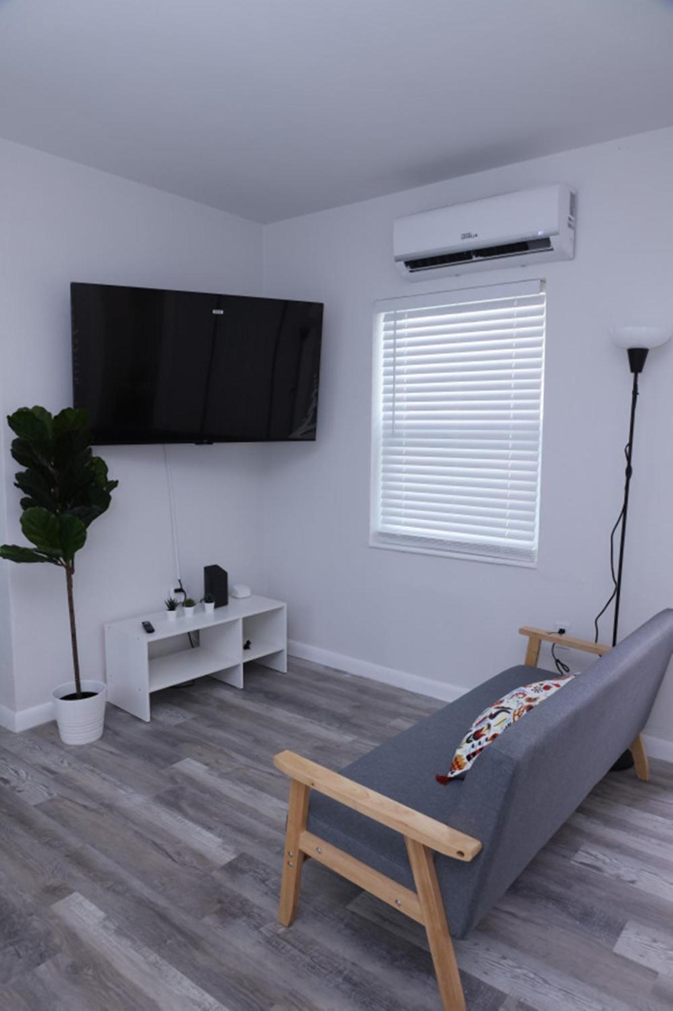 Apartment Douglas Rd Miami