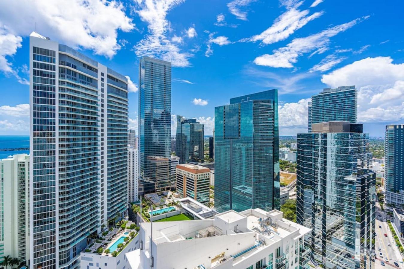 Dreamy Oceanfront Highfloor Corner Unit 2and2 Den * Miami