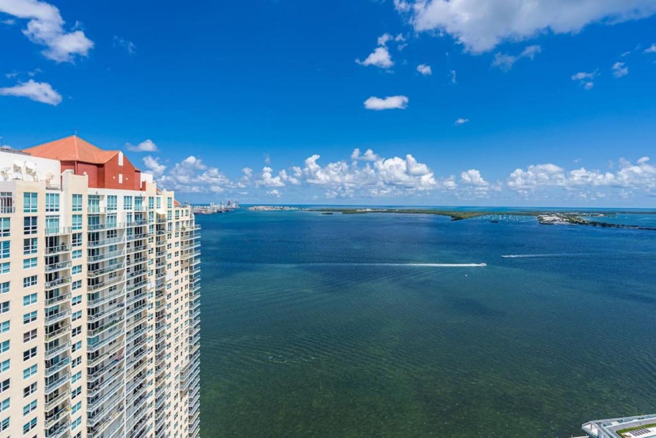 Dreamy Oceanfront Highfloor Corner Unit 2and2 Den Holiday home *