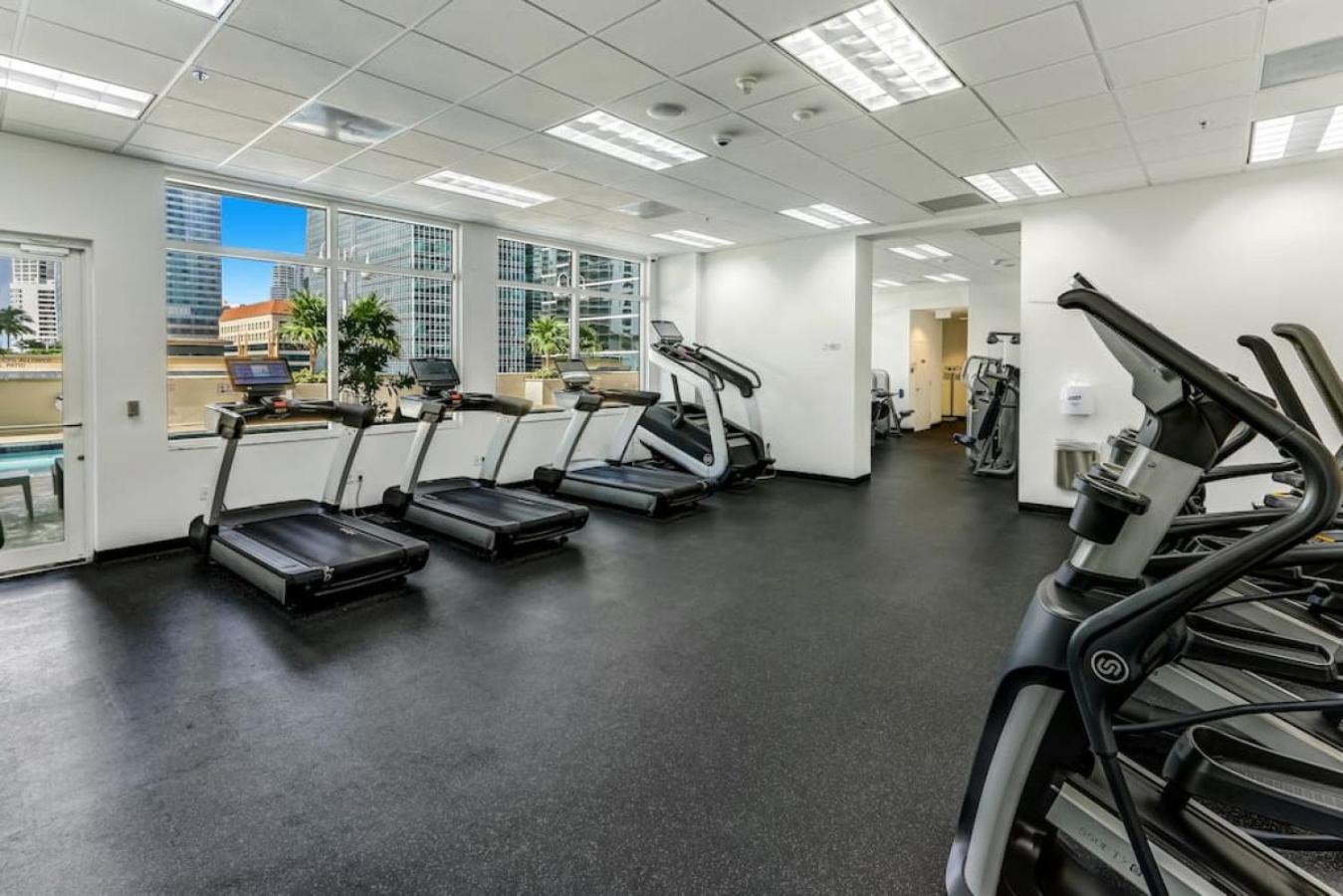 Apartment Stylish 1br With Ocean And View,pool,parking *