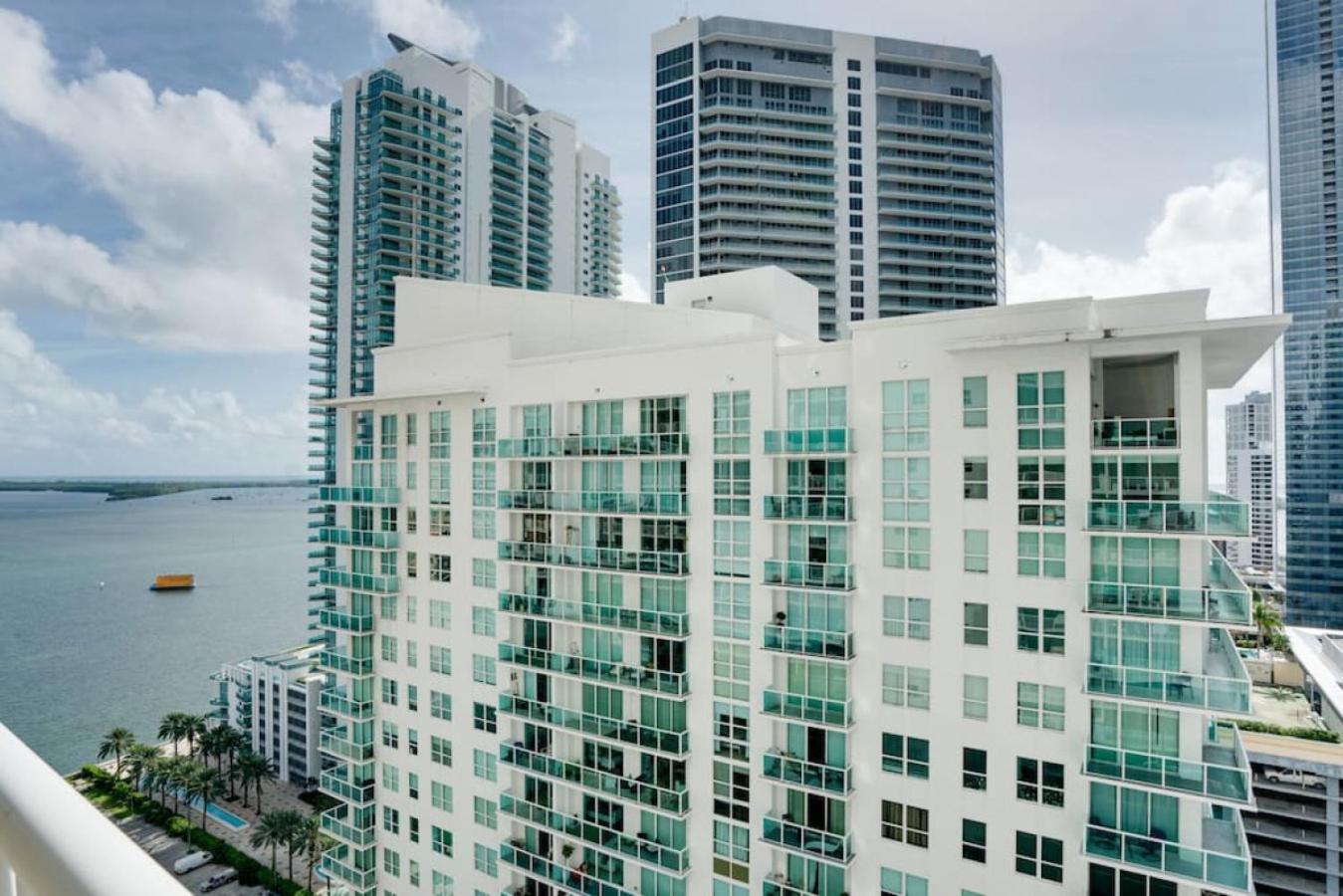 Stylish 1br With Ocean And View,pool,parking Apartment Miami