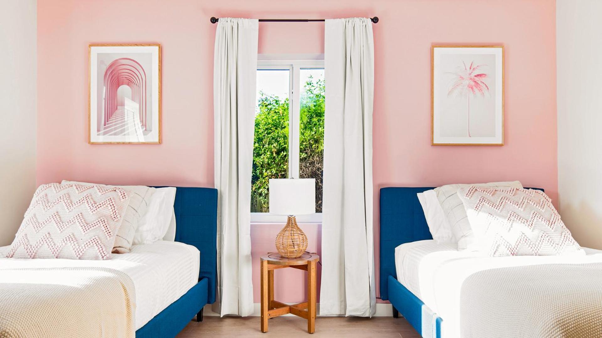 Luxury Redefined 6br Poolside With King Bed Holiday home