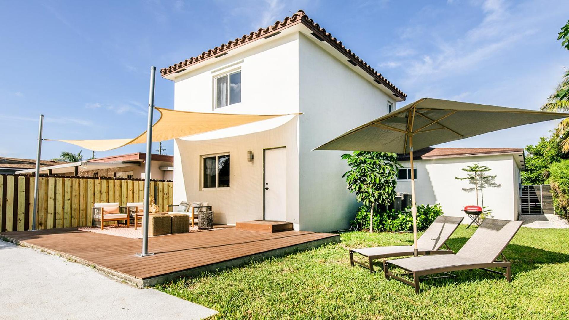 Holiday home Luxury Redefined 6br Poolside With King Bed *