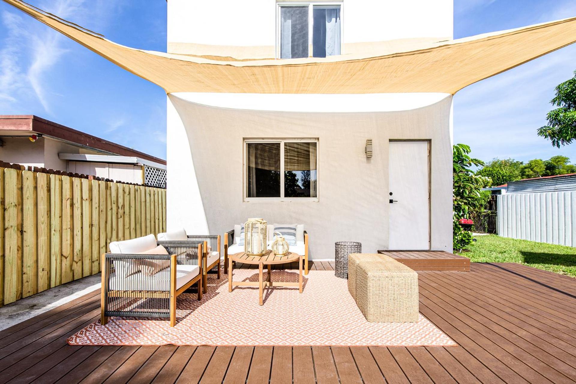 Luxury Redefined 6br Poolside With King Bed Holiday home