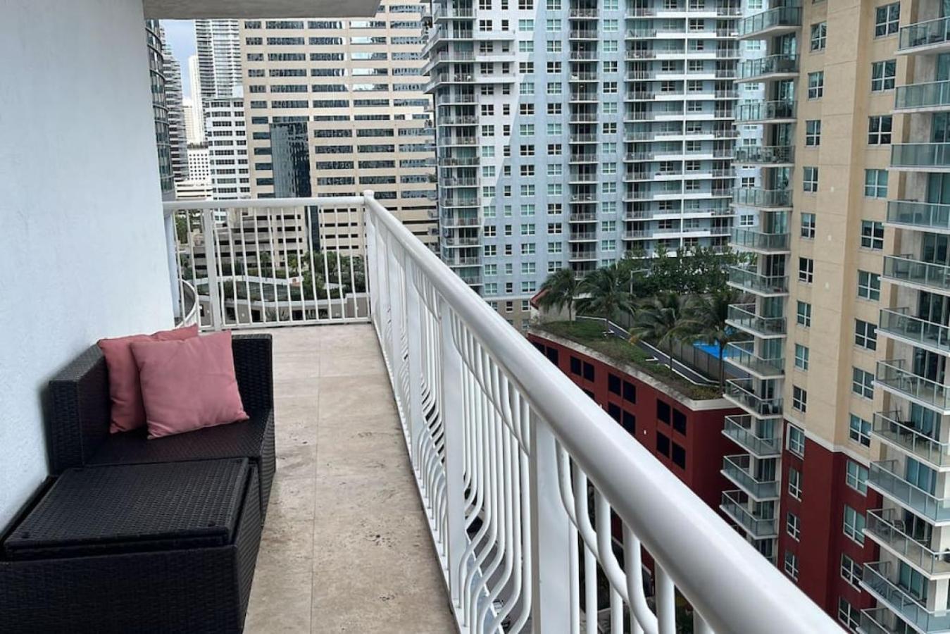 3br Airbnb Friendly With Great Ocean View Balcony Miami
