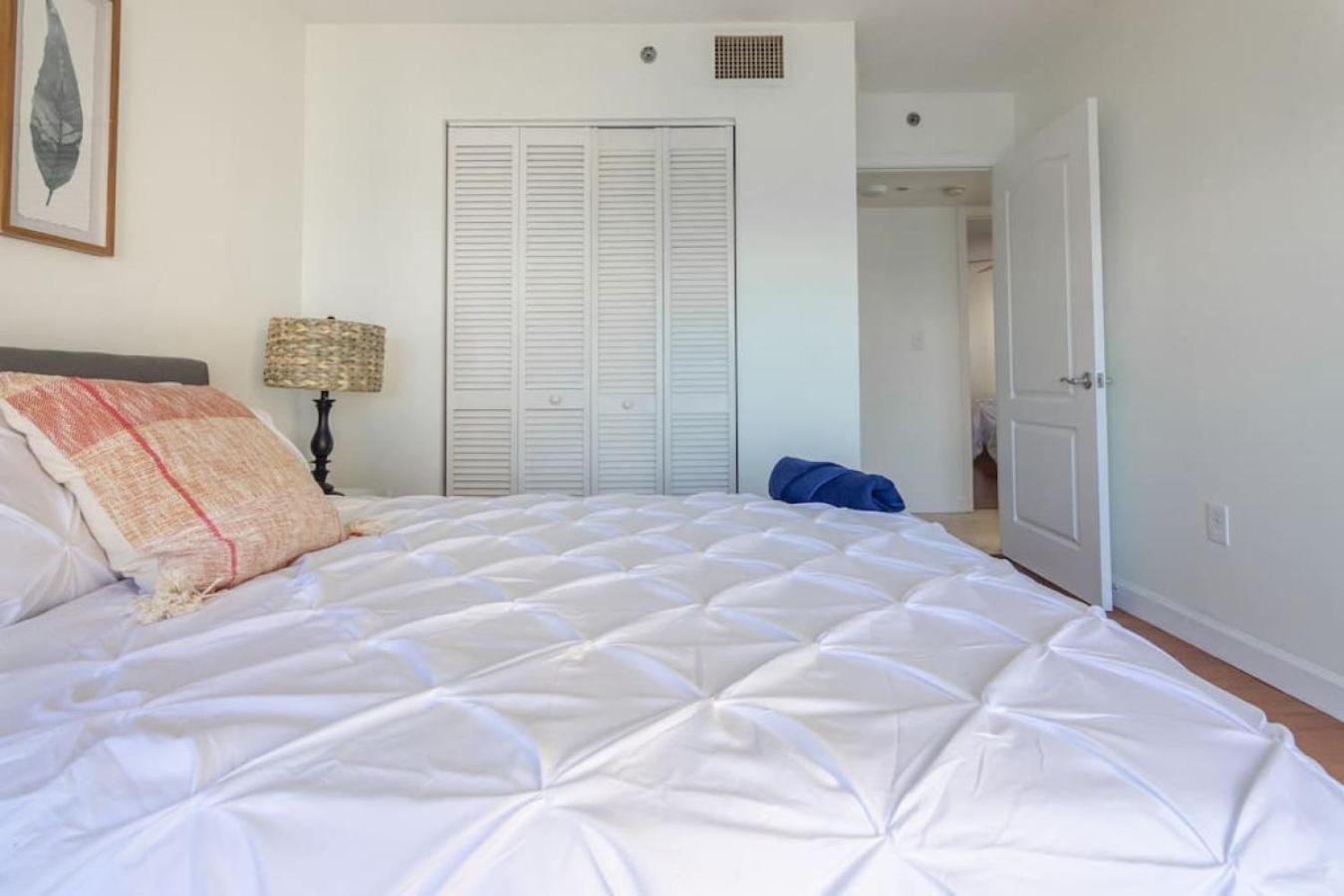 3br Airbnb Friendly With Great Ocean View Balcony * Miami