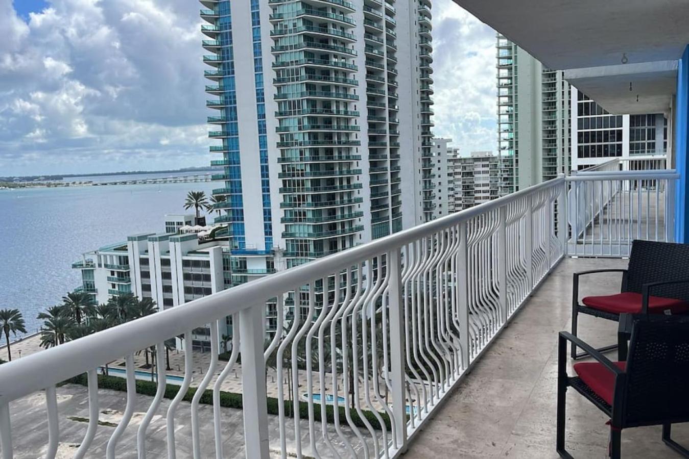 3br Airbnb Friendly With Great Ocean View Balcony * Miami