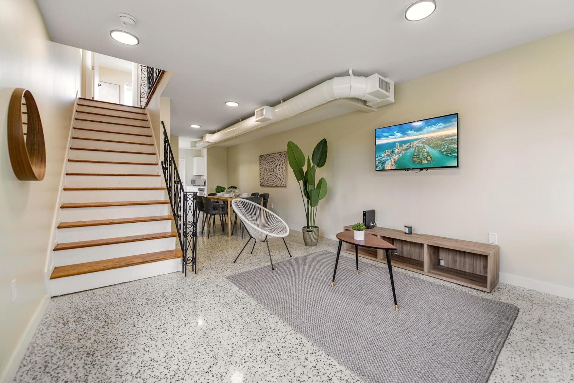 Only Away 10 Min! Monthly In Apartment