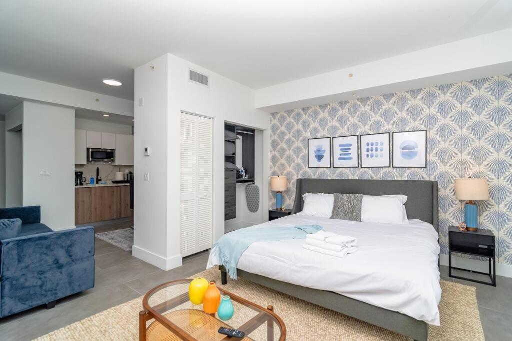 King Bed Brand New Oasis Minutes To Brickell Apartment