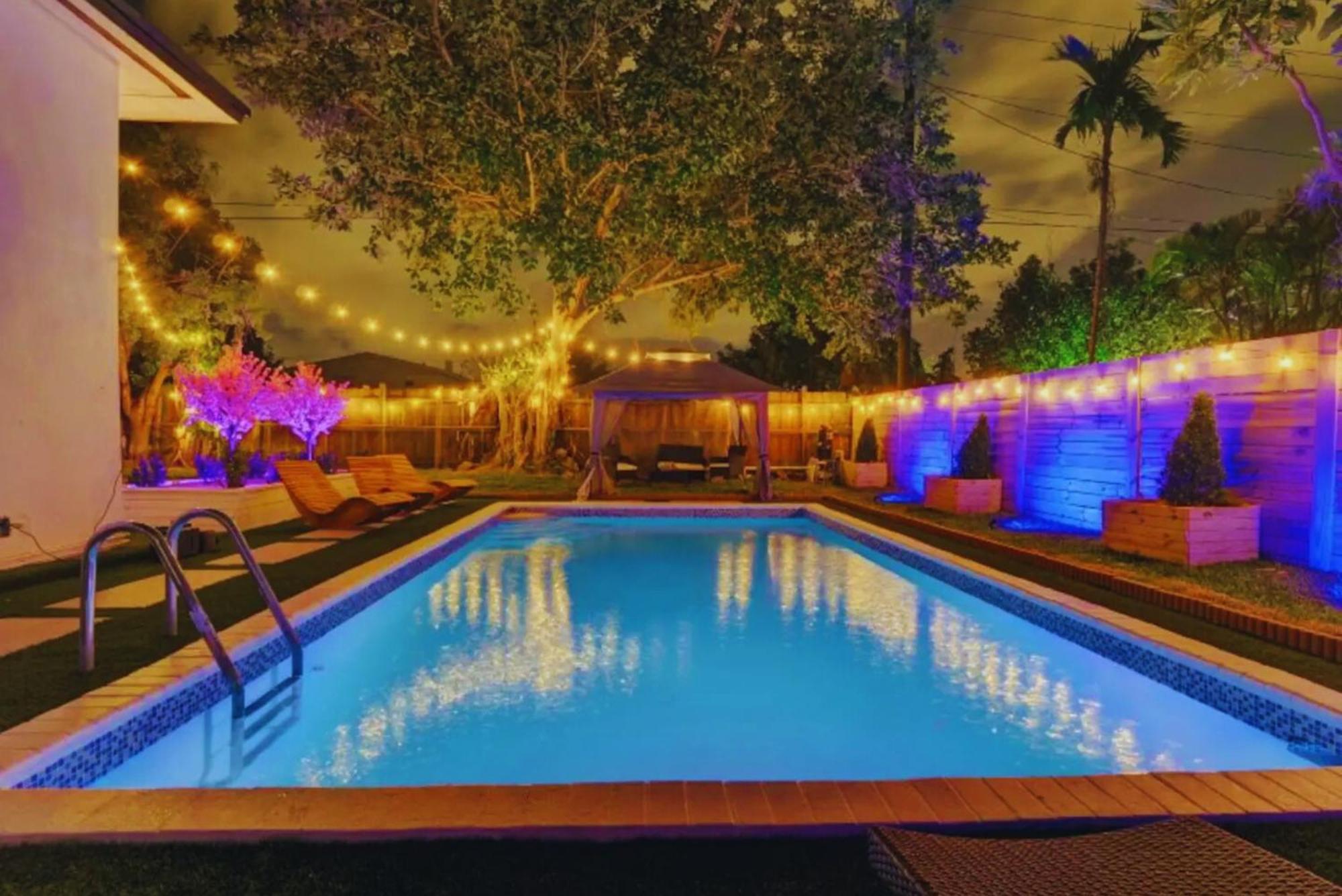 The Grand Escape With Cinema, Pool & Chill Area * Miami