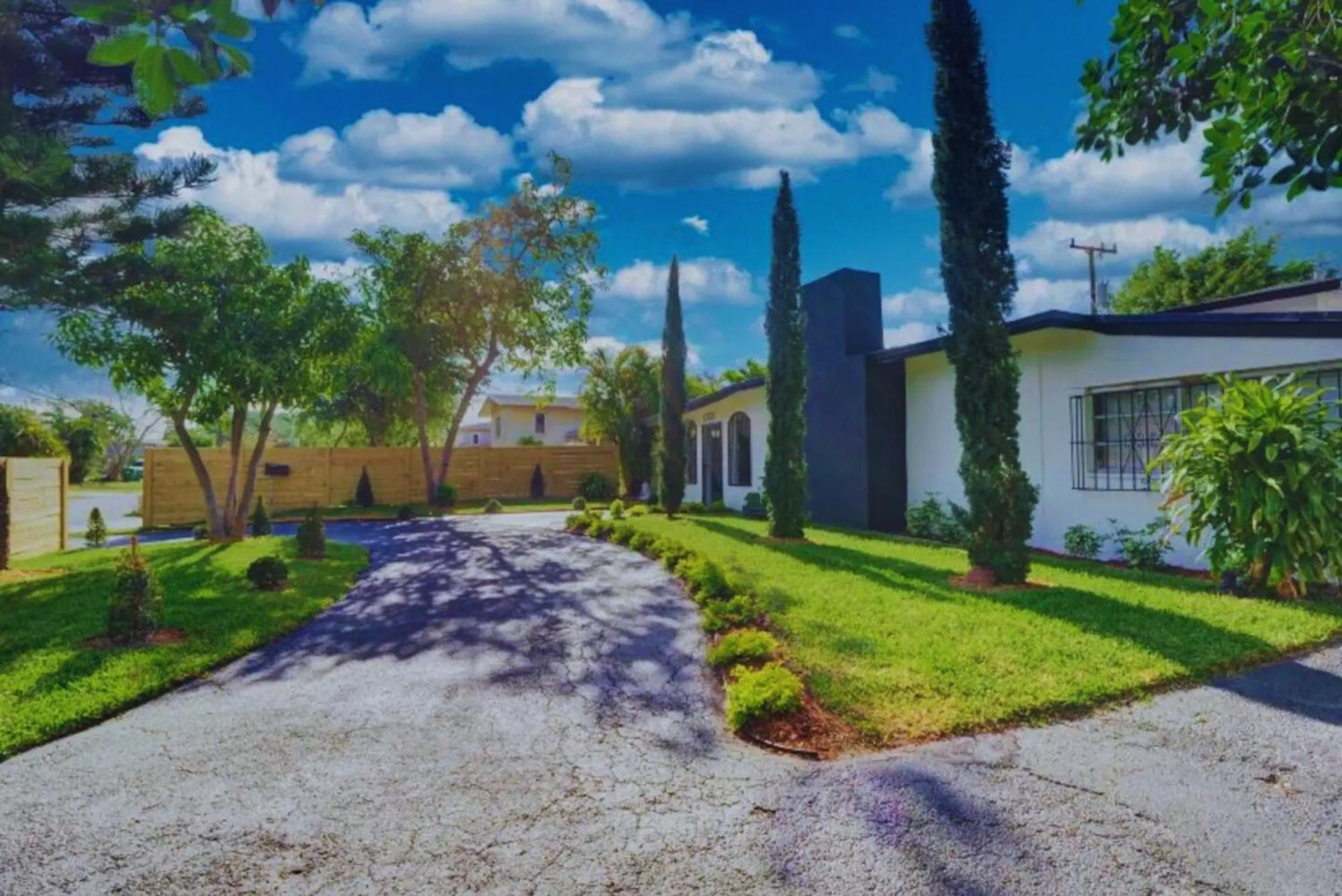 Villa The Grand Escape With Cinema, Pool & Chill Area Miami