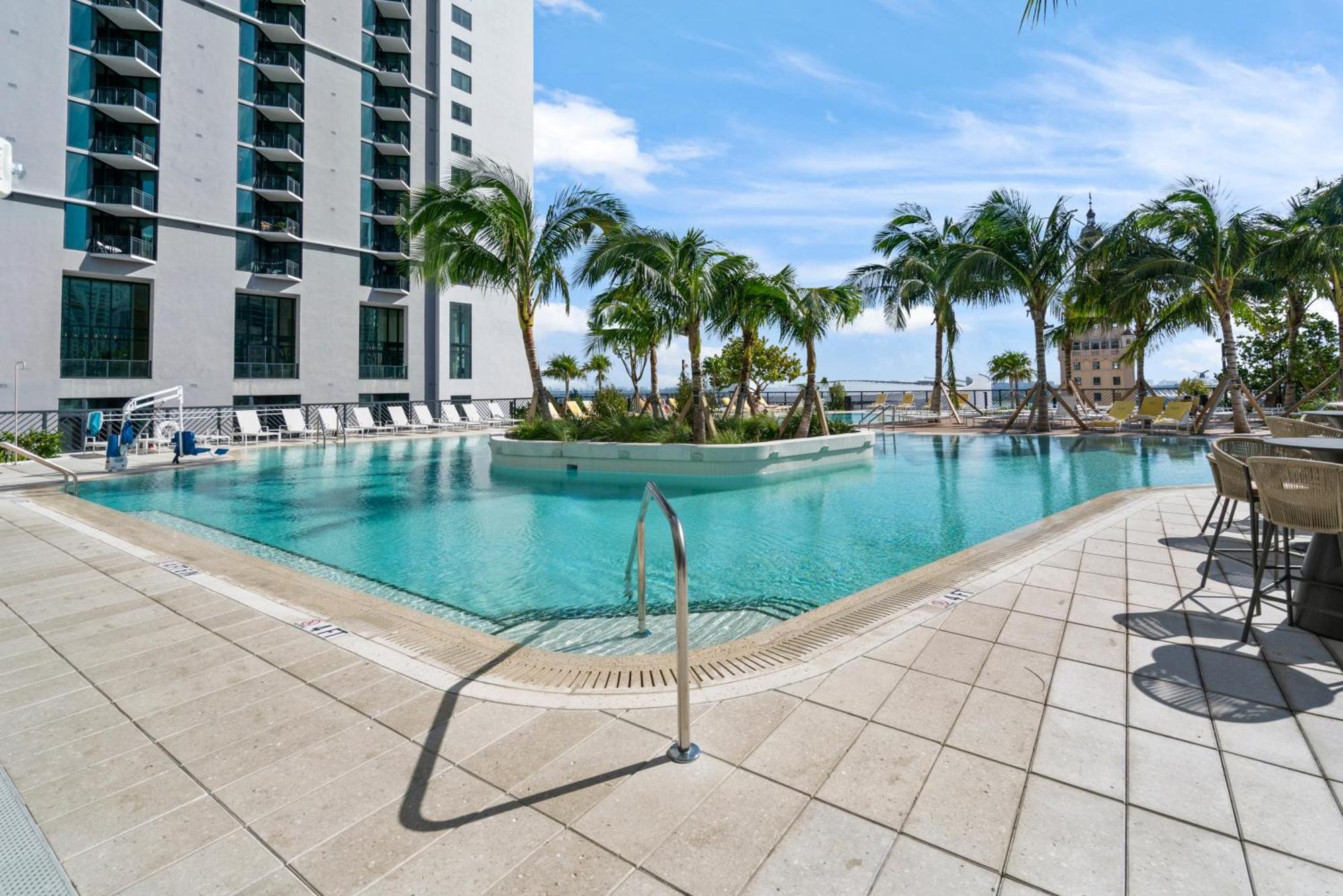 New 1bd Deluxe In Downtown - Location 16th Floor Apartment