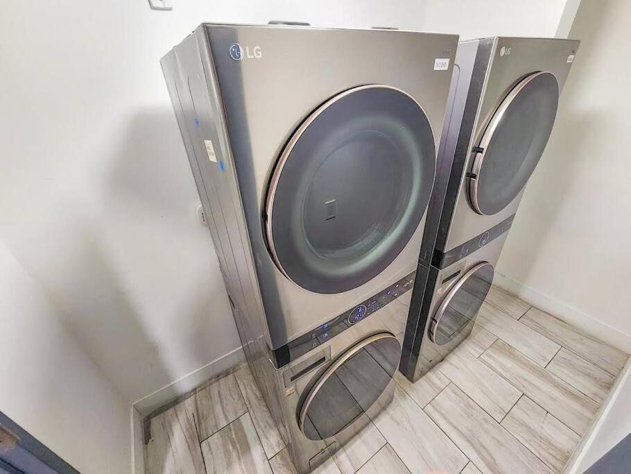 King Bed 2b 1ba Oasis Minutes To Brickell 6 Guests Apartment *
