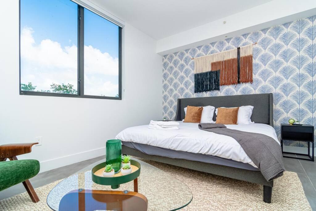King Bed Brand New Oasis Minutes To Brickell Miami