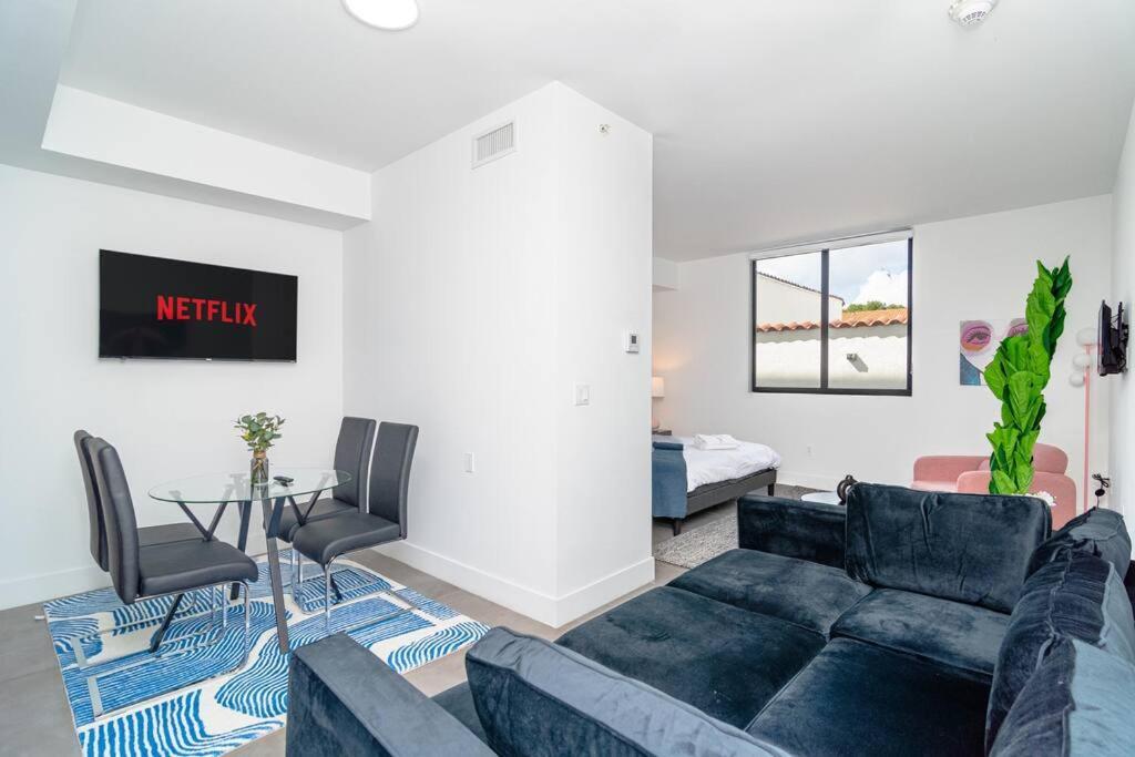 King Bed Brand New Oasis Minutes To Brickell Apartamento