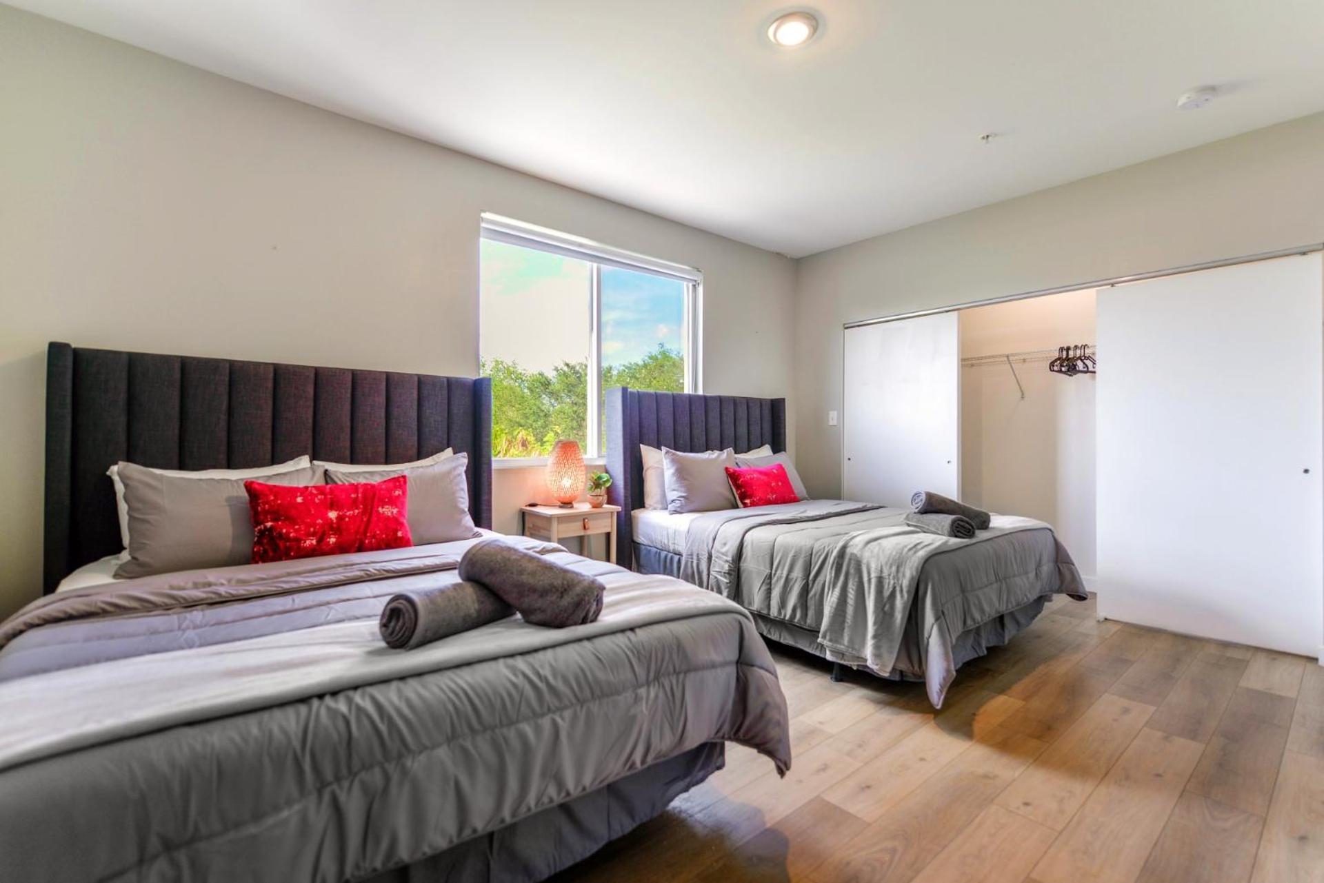 Spacious 3br Townhouse With Free Parking Included! Apartment Miami