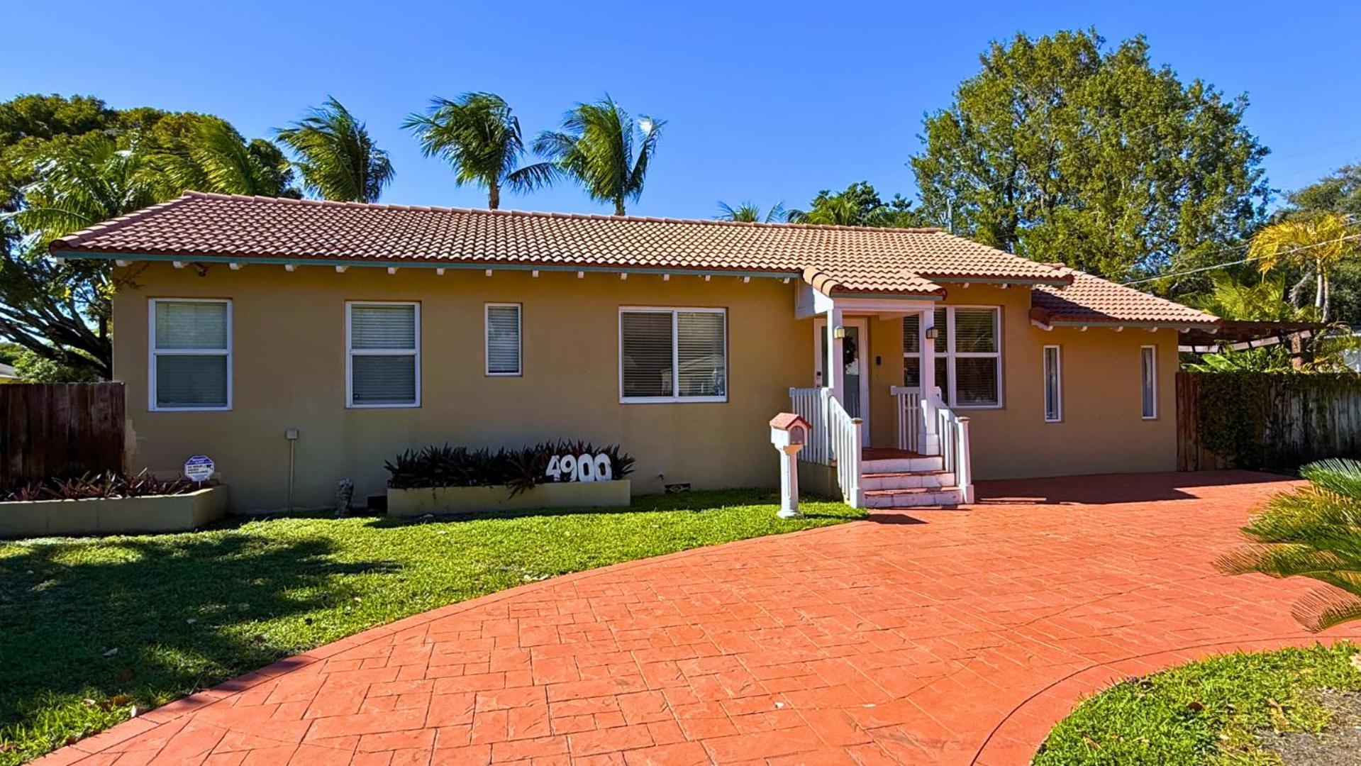 Tropical Paradise 3br Oasis With Heated Pool And Summer Kitchen Holiday home *