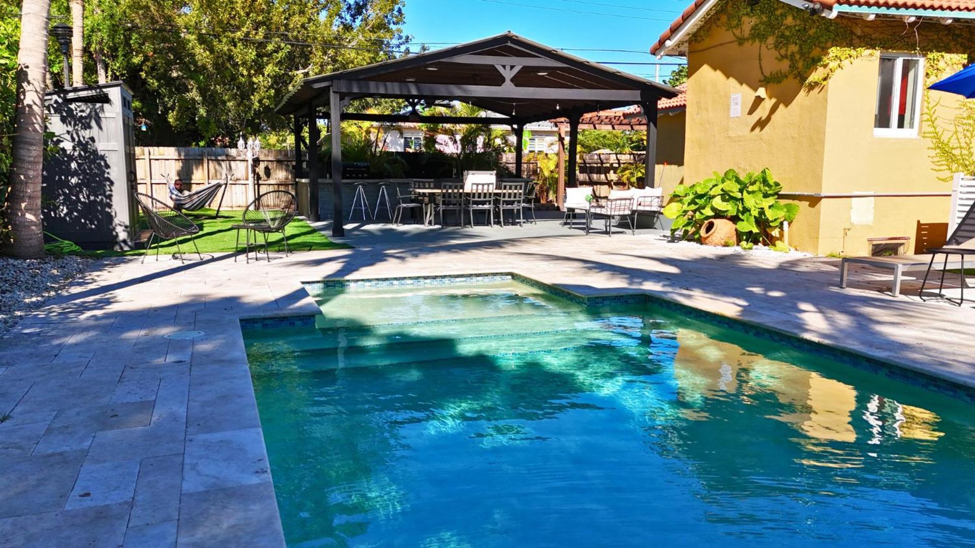 Tropical Paradise 3br Oasis With Heated Pool And Summer Kitchen Miami