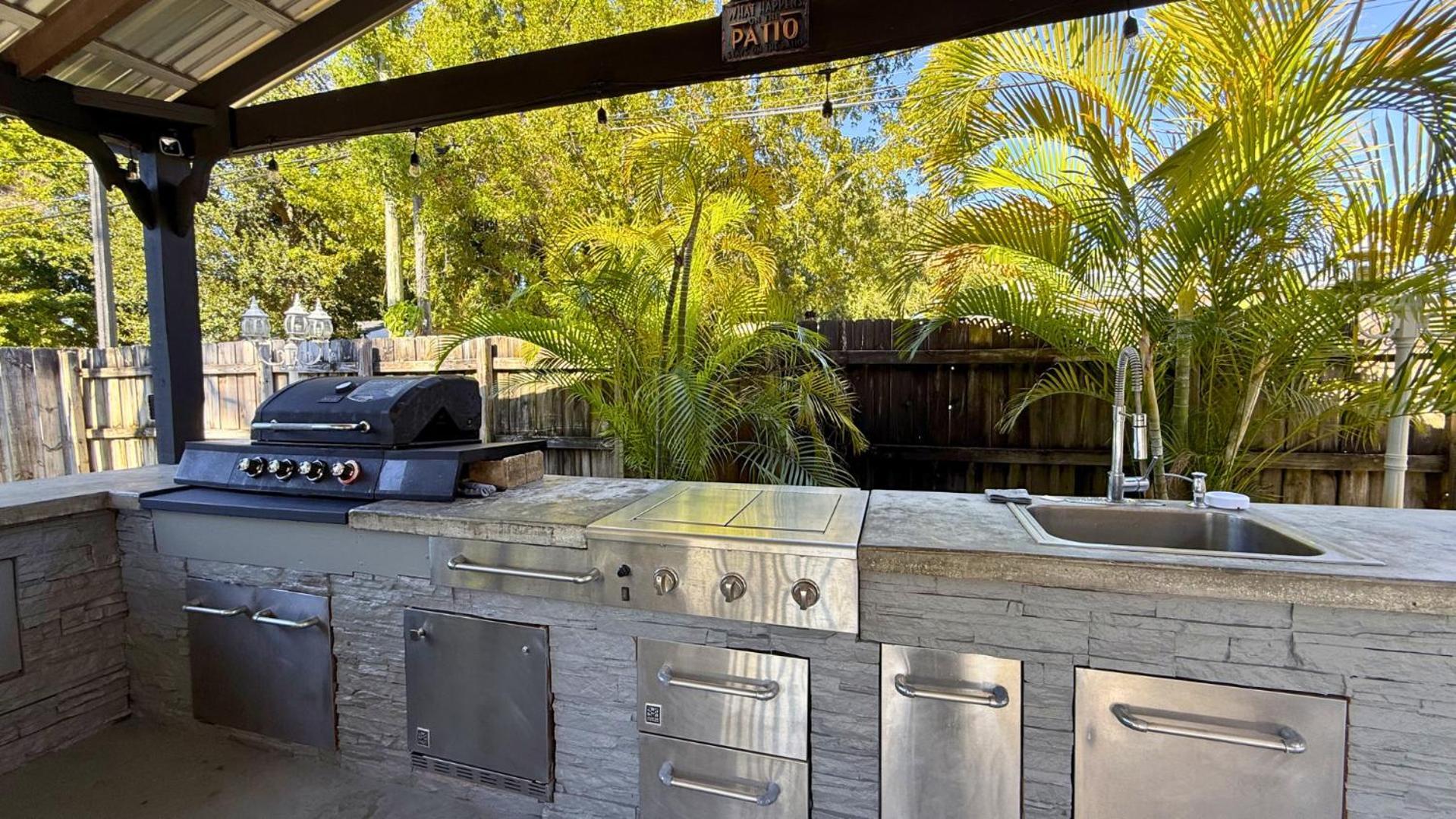 Holiday home Tropical Paradise 3br Oasis With Heated Pool And Summer Kitchen *