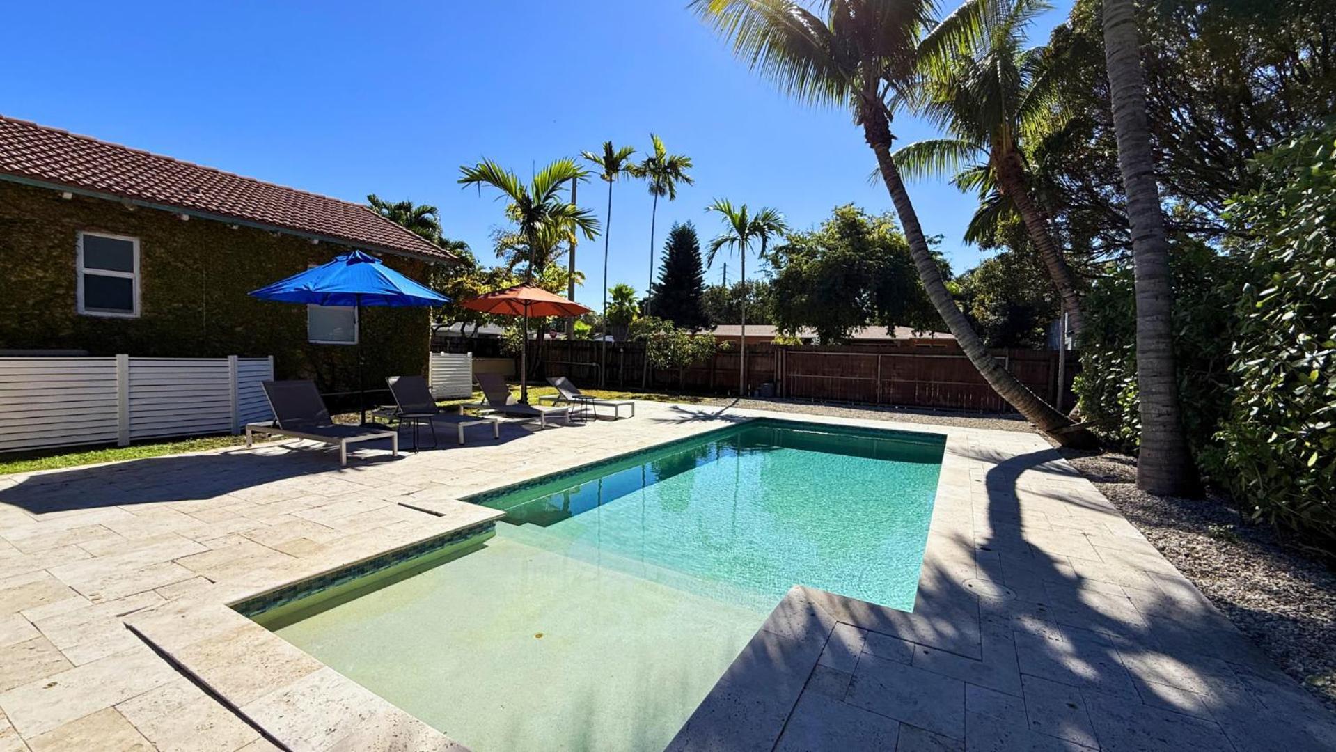 Tropical Paradise 3br Oasis With Heated Pool And Summer Kitchen *