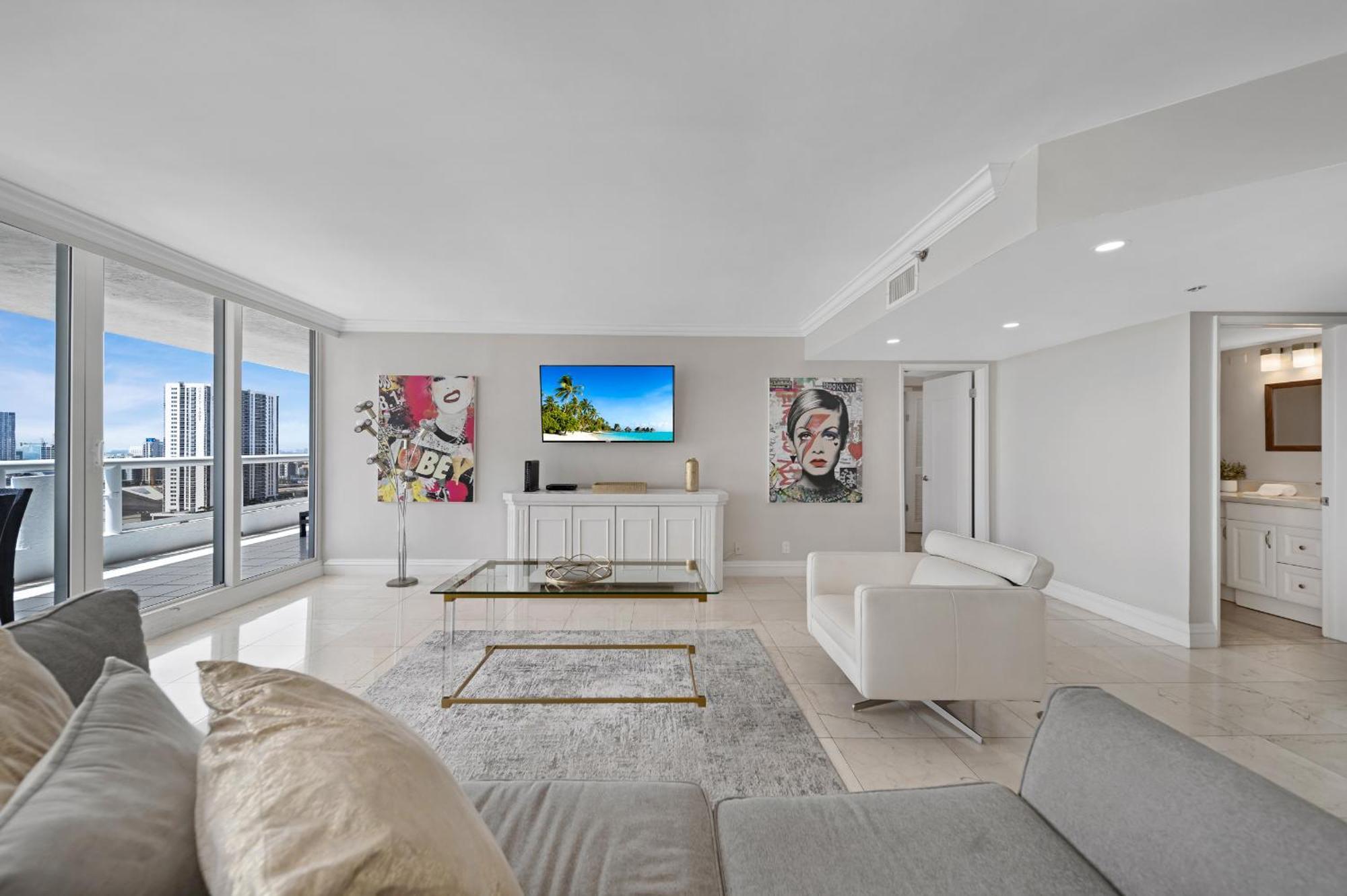 Ocean Utopia Apartment